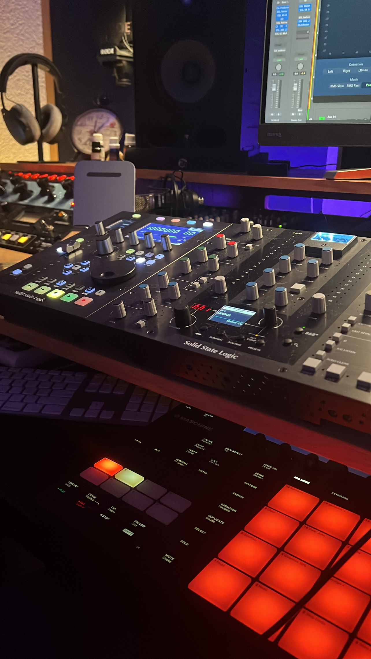 Sesión de producción musical en v1Studio